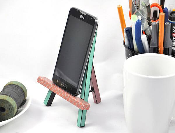 Cute DIY phone stand for your desk