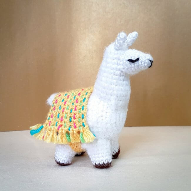 Lovely Lola The Llama – Amigurumi Pattern